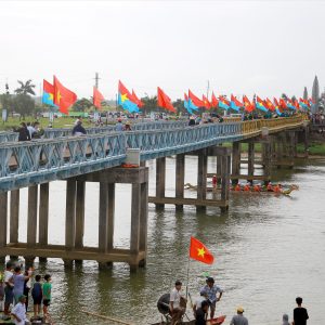 Hien Luong Bridge