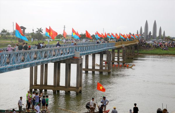 Hien Luong Bridge