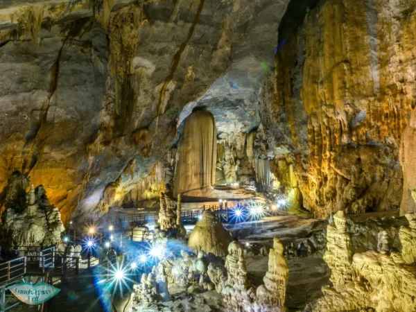 paradise-cave-Private Car Transfer Service from Hoi An to Phong Nha