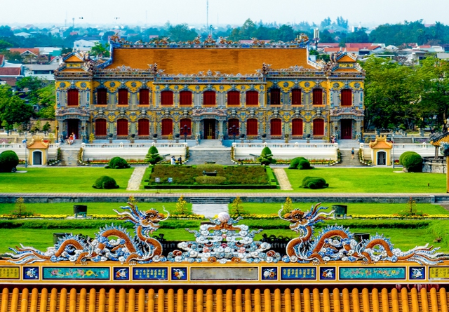 The magnificent beauty of Kien Trung Palace