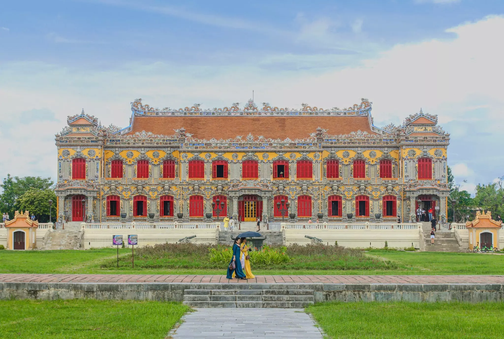 Exterior view of Kien Trung Palace in Hue showcasing its blend of Nguyen Dynasty, French, and Italian architectural elements.