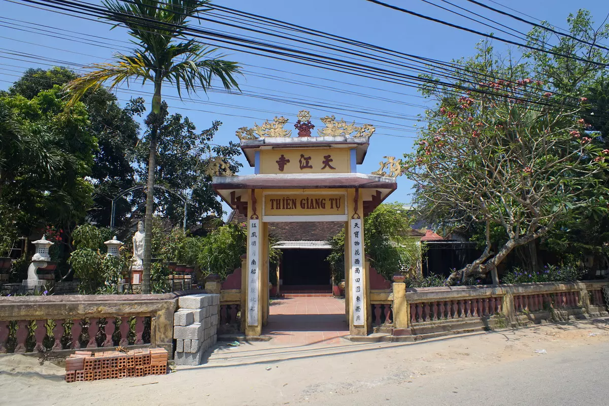 Thien Giang Tu Pagoda in Hue, Vietnam, showcasing its ancient architecture and peaceful grounds.